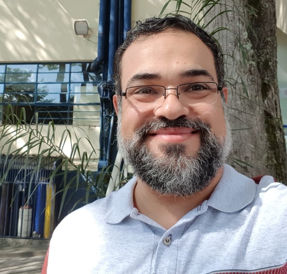 Prof. Lucas L. Franco